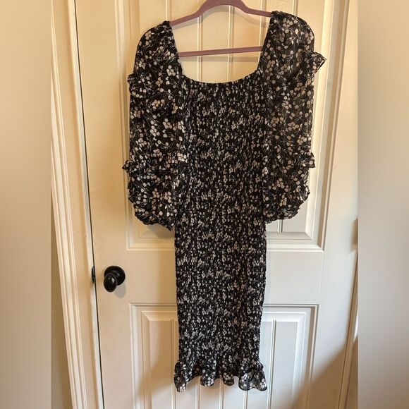 Petal & Pup midi Ruched floral dress with bell sleeves - Picture 12 of 13